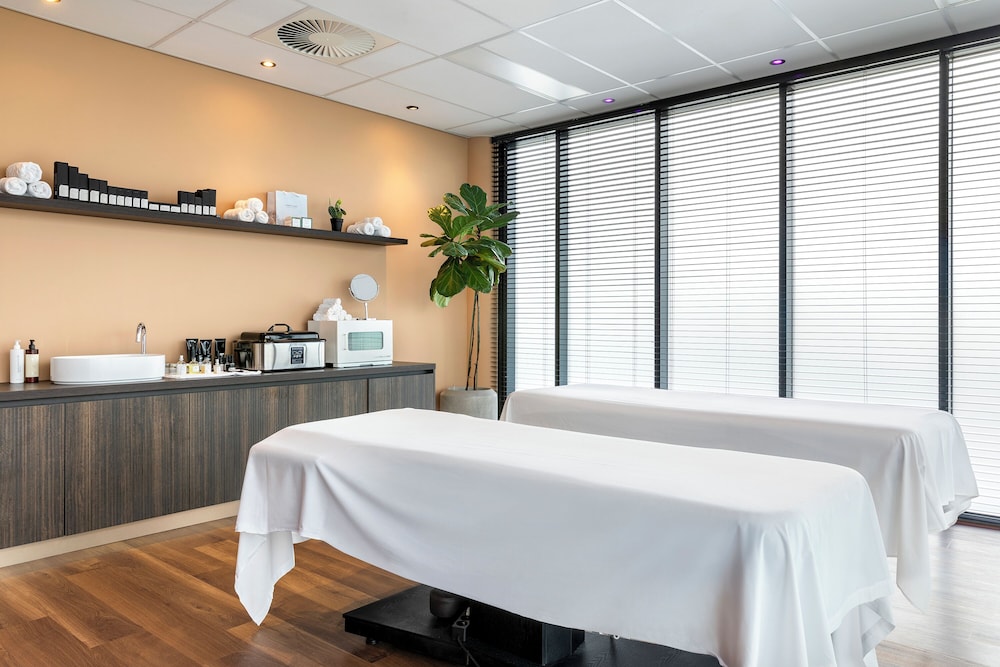 Corendon Amsterdam Schiphol Airport, a Tribute Portfolio Hotel 24/50
