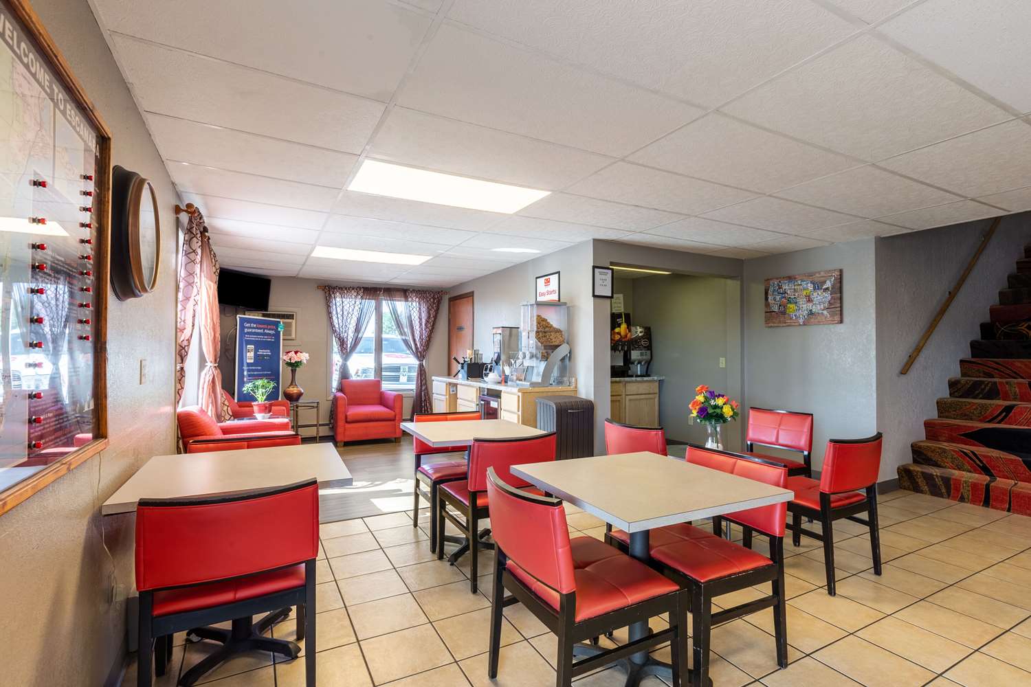 Econo Lodge Inn & Suites Escanaba North 11/14