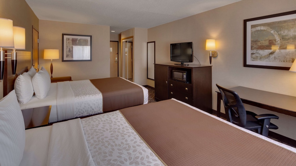 Best Western Pontiac Inn 6/26