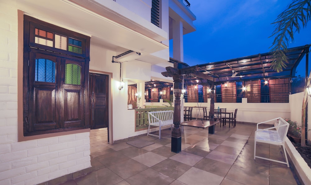 Treebo Chalets 4/36