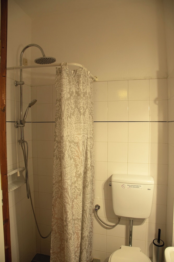 Kastro Hotel 100/100