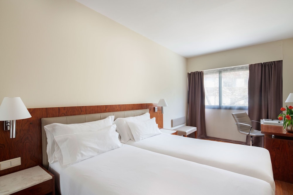 Nh Barcelona Entenza Hotel 10/47