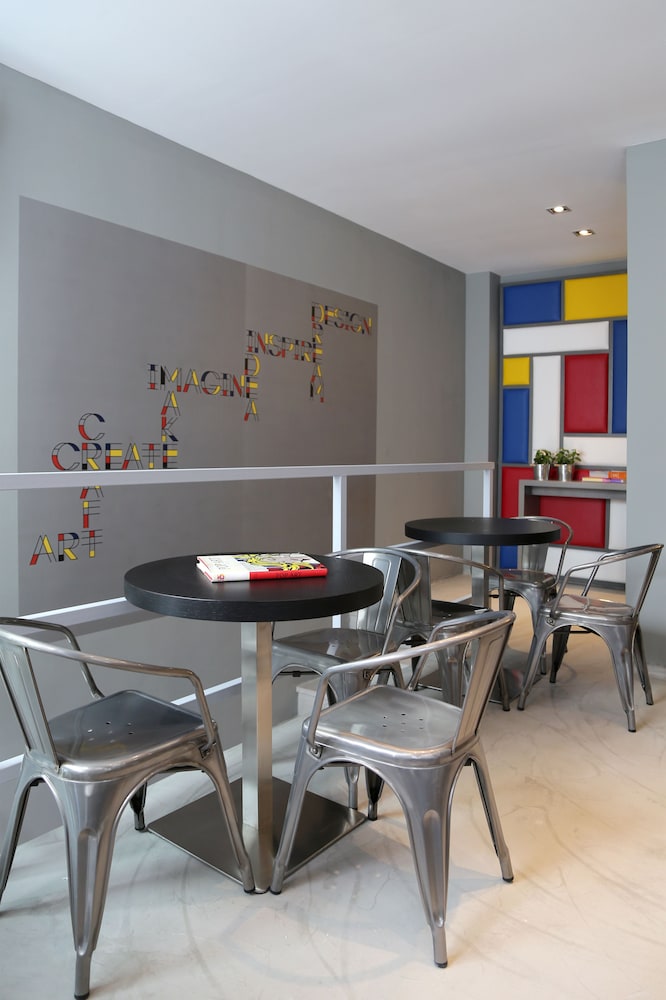 ArchitectoniKa Design Hotel 53/61