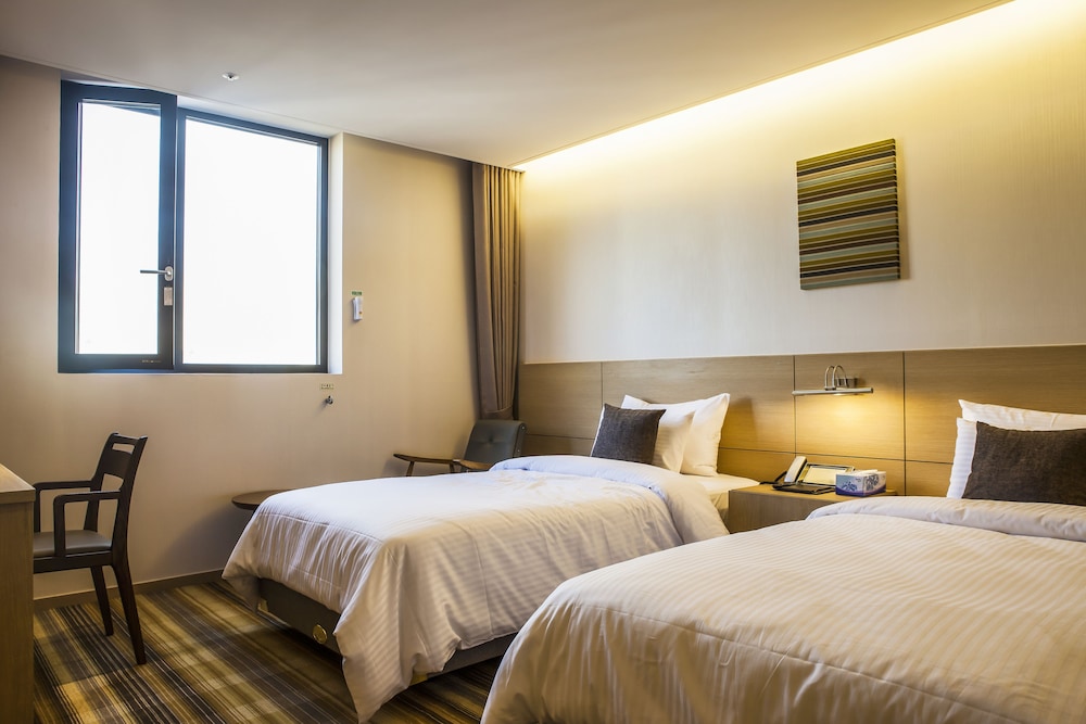 Hamilton Hotel 14/65