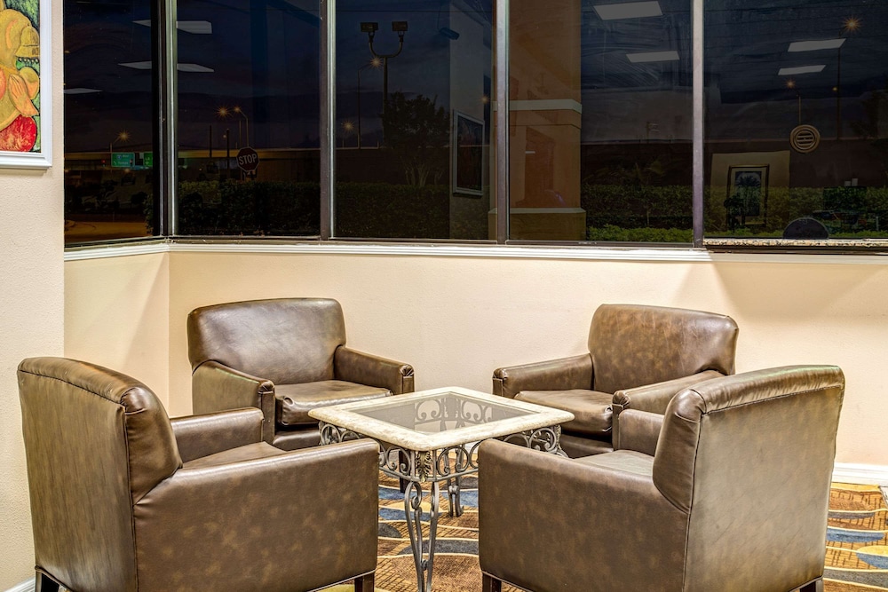 Days Inn by Wyndham York Alabama 27/32
