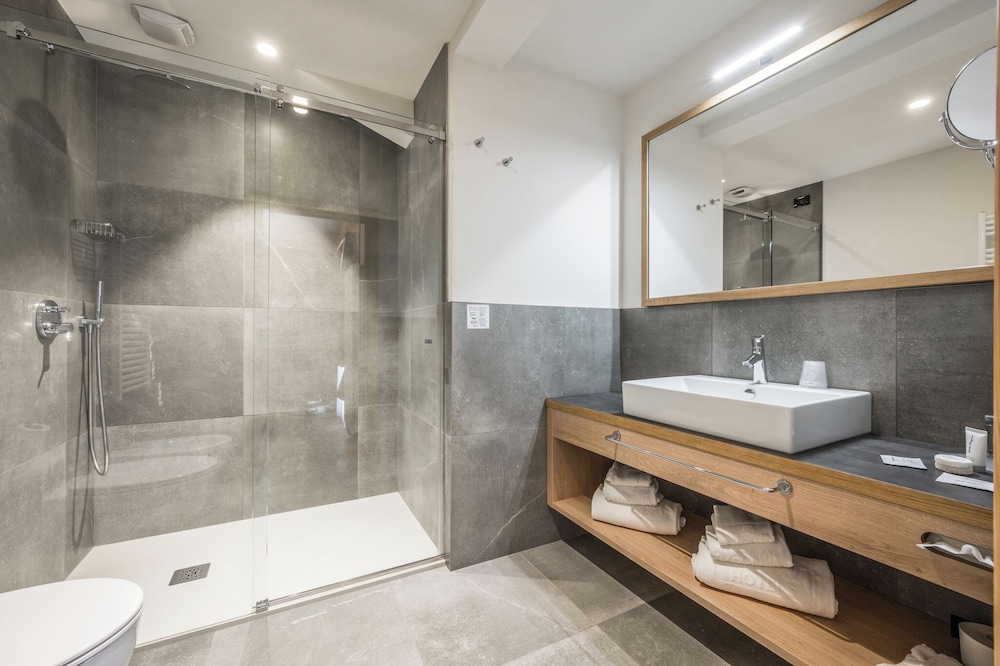 Garden Suite, King and Twin Beds، Hotel Palace Ravelli 2/2