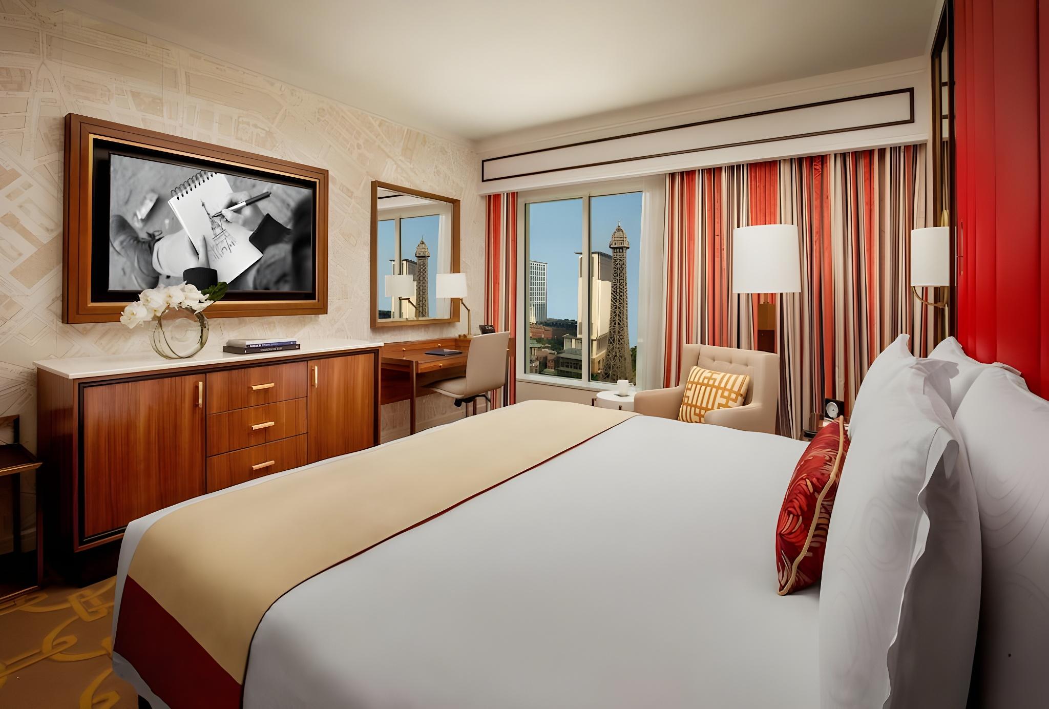 Room, King Bed, Queen Bed, Eiffel View