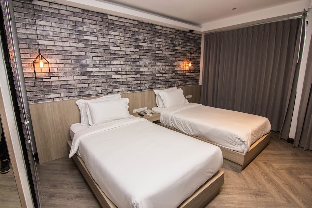 168 Studio Hotel Ubon Ratchathani 33/48