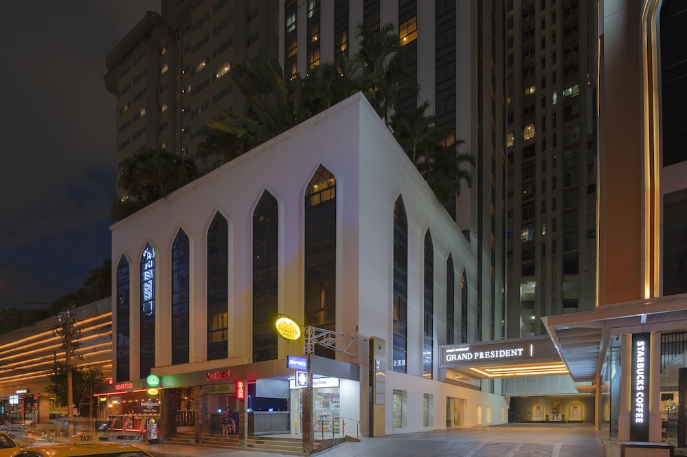 PIPA Bangkok Sukhumvit 11 by Kingston Hotels 56/60