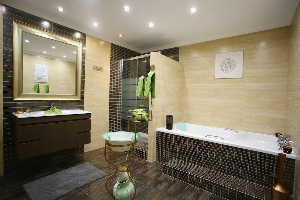 Opus One Luxury Guest House 48/50