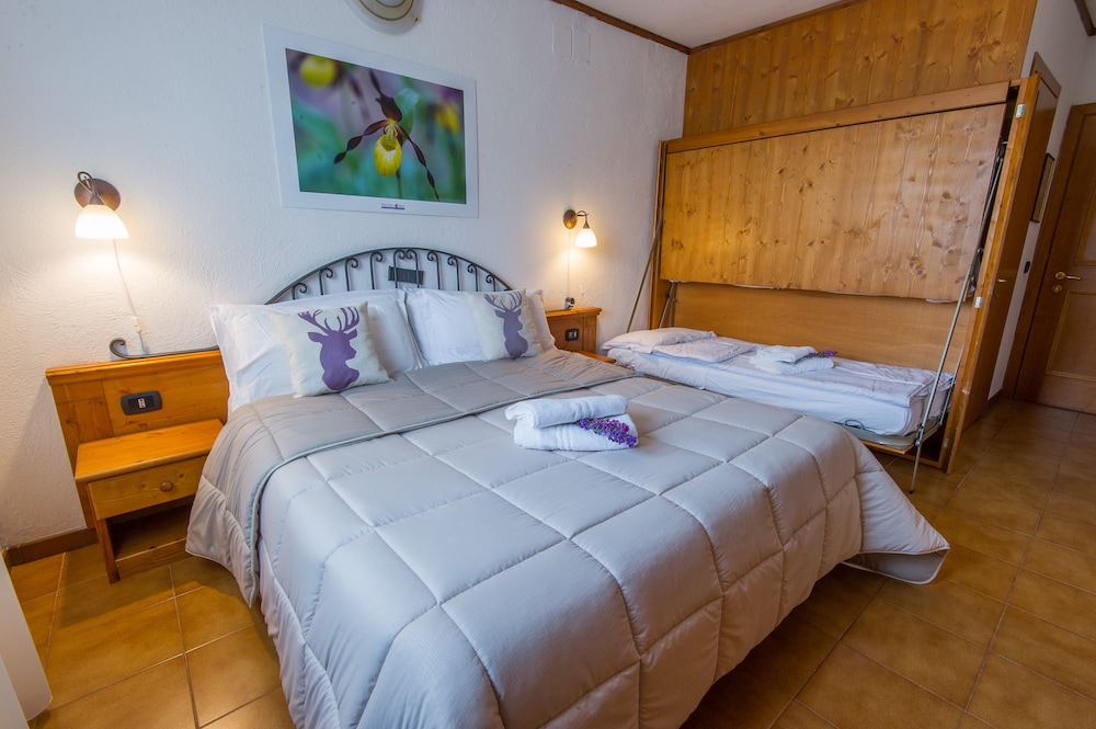 Hotel Iris 7/50