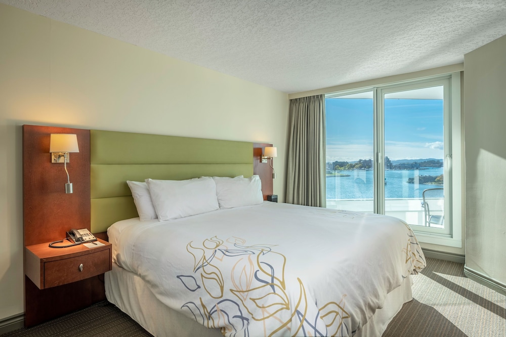 Victoria Regent Waterfront Hotel & Suites 20/86