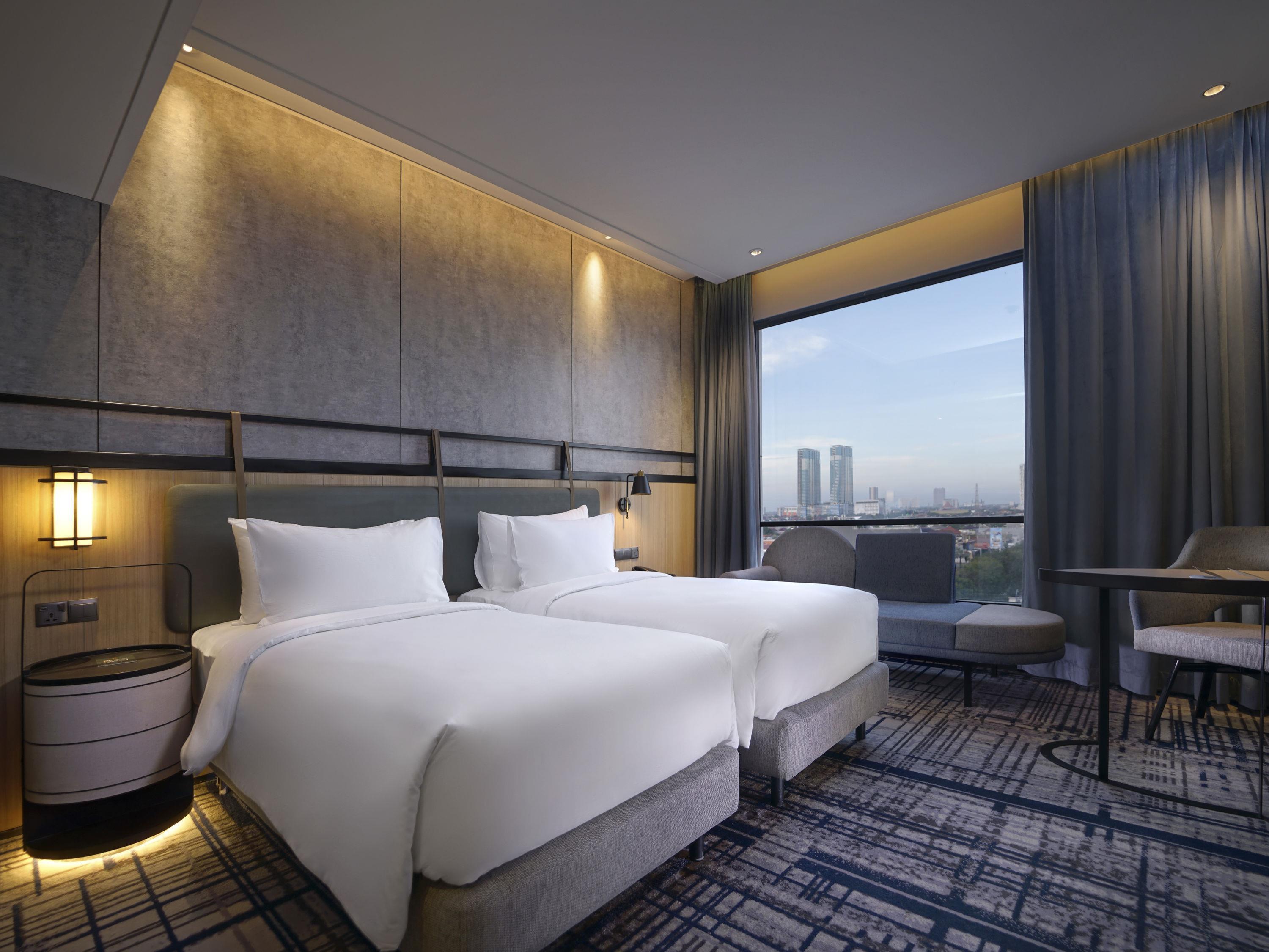 DELUXE, TWIN BEDS, CITY SIDE