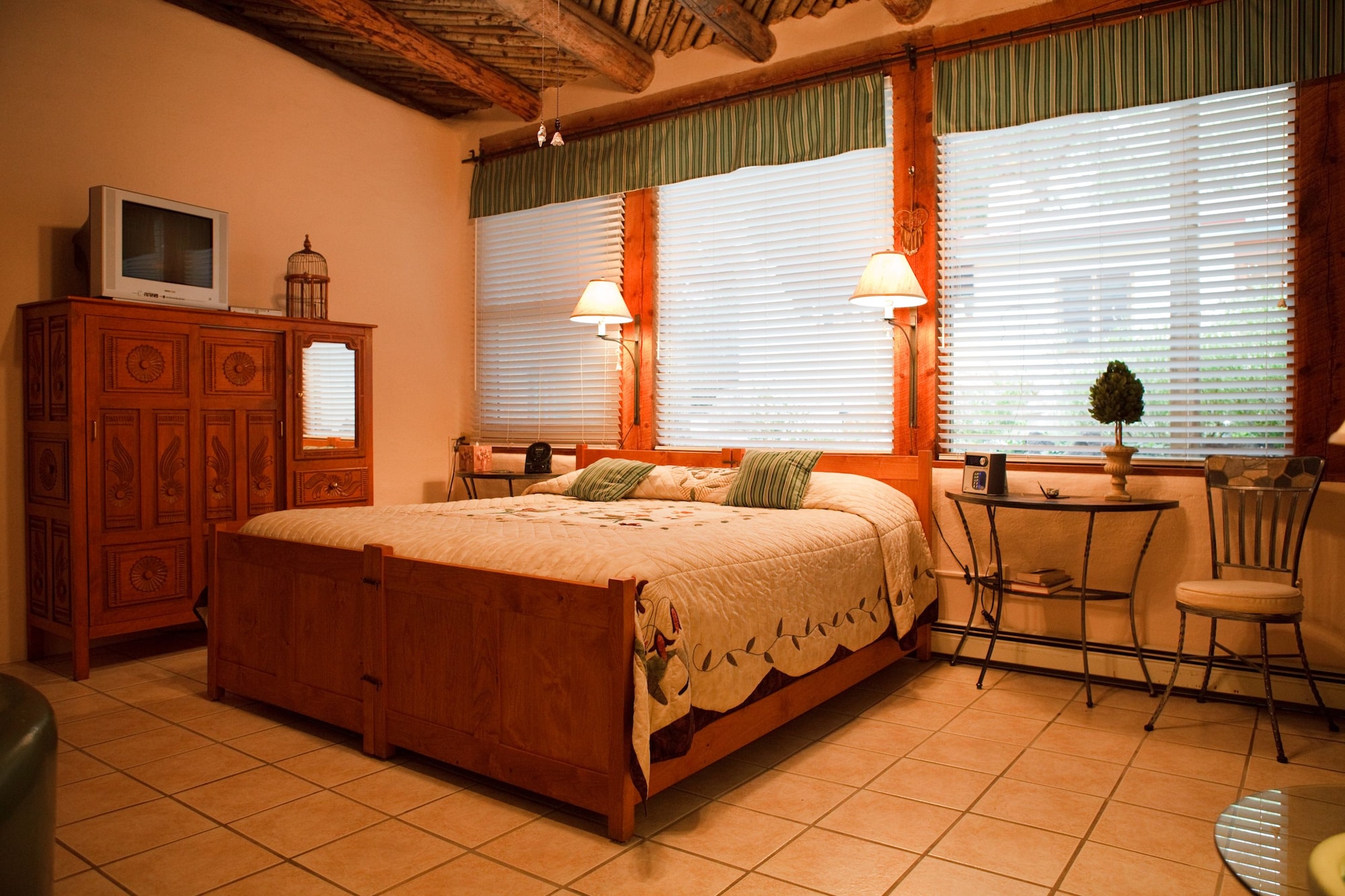 Garden, King Bed