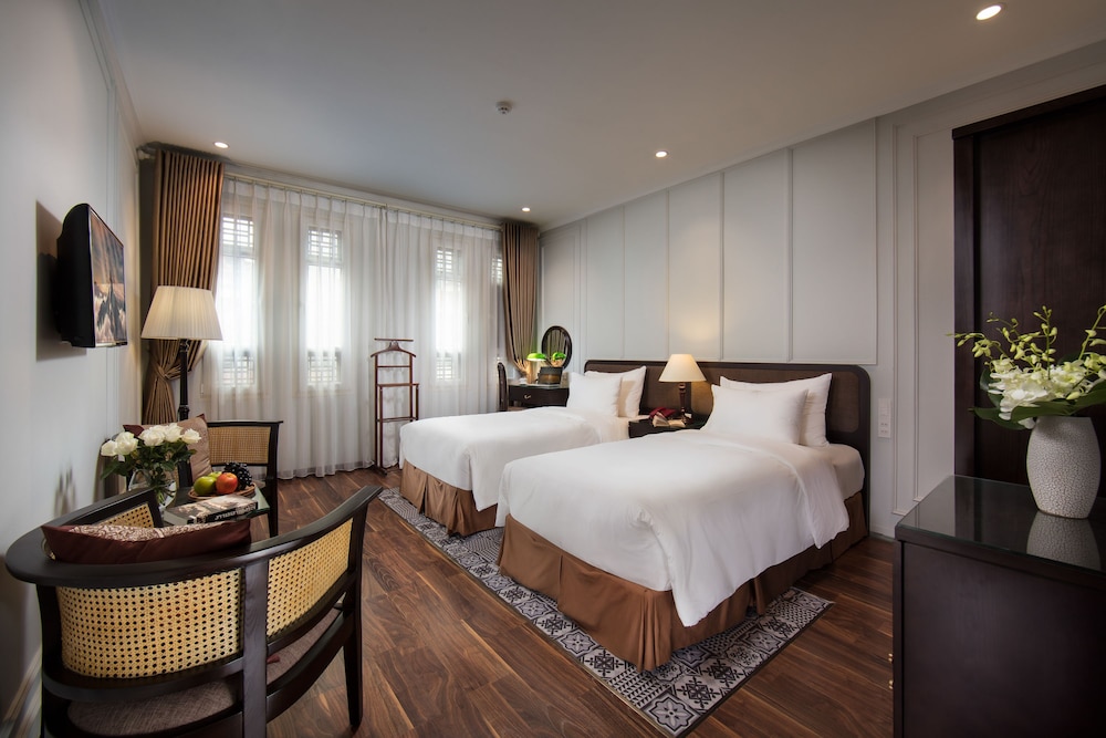 Hong Ngoc Dynastie Hotel 17/74