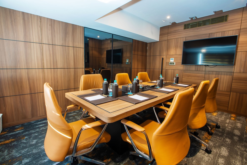 The Fern An Ecotel Hotel Goregaon 55/64