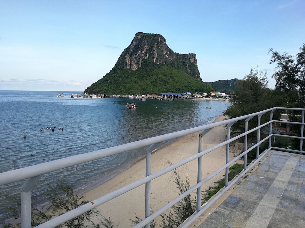 Aow Noi Sea View Resort 42/50