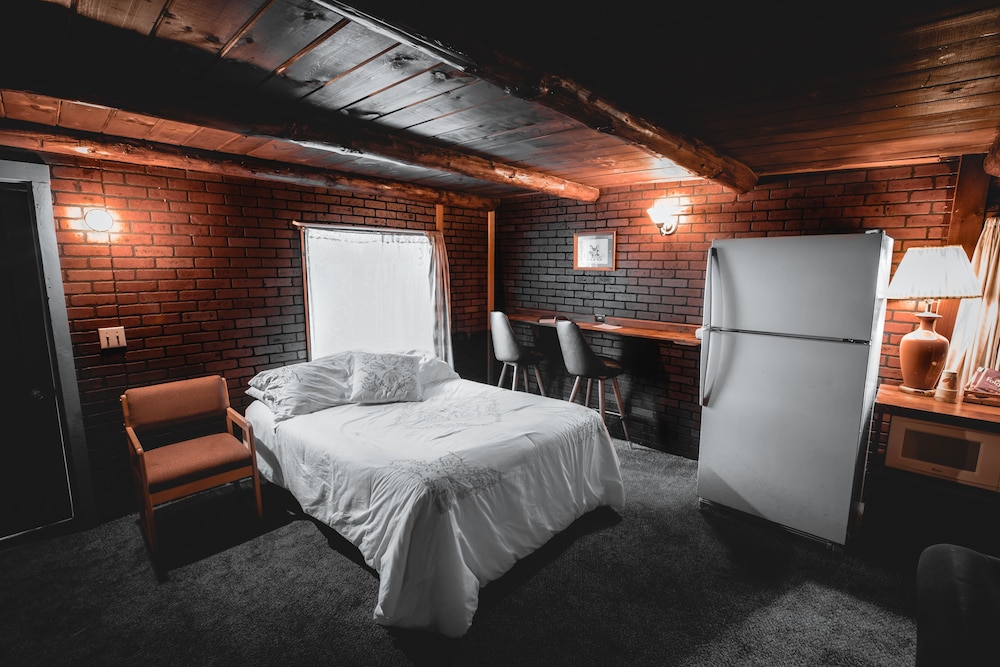 Gateway Inn 19/63