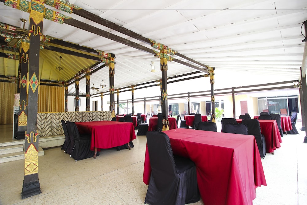Sriwedari Yogyakarta Hotel 26/32