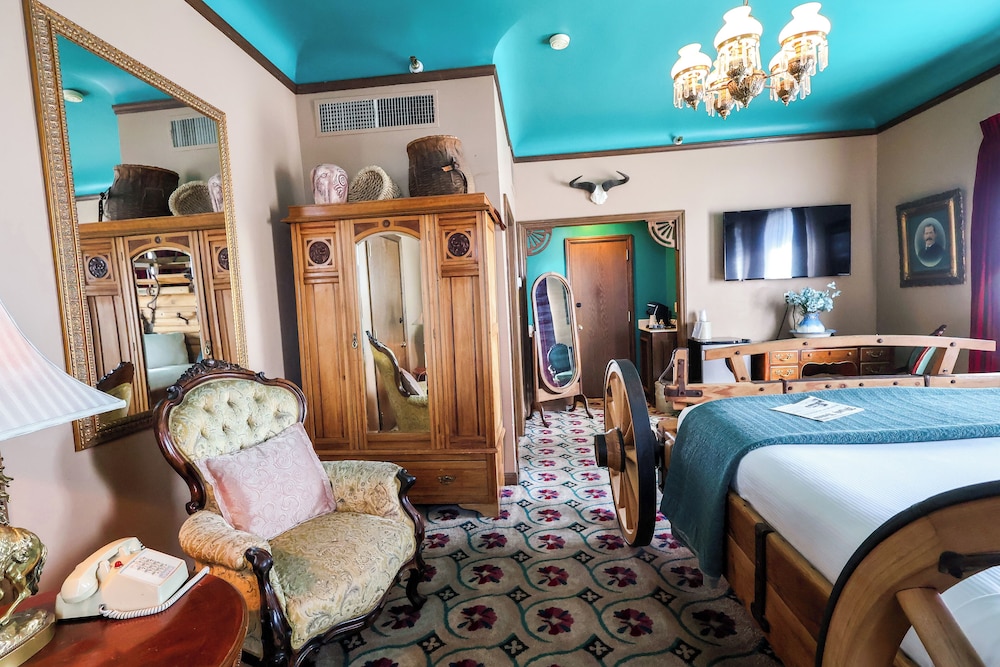 Mizpah Hotel 18/38