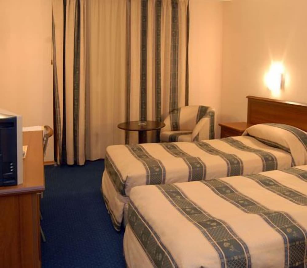 Hotel Luxor 8/50