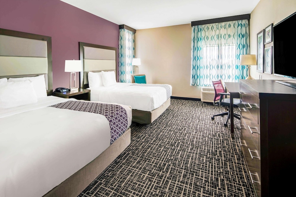 La Quinta Inn Suites By Wyndham Mcallen La Plaza Mall 18/62