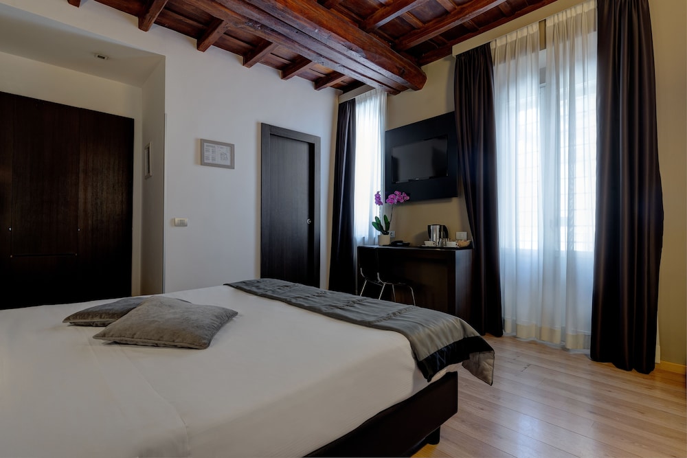 Trevi Hotel 15/79