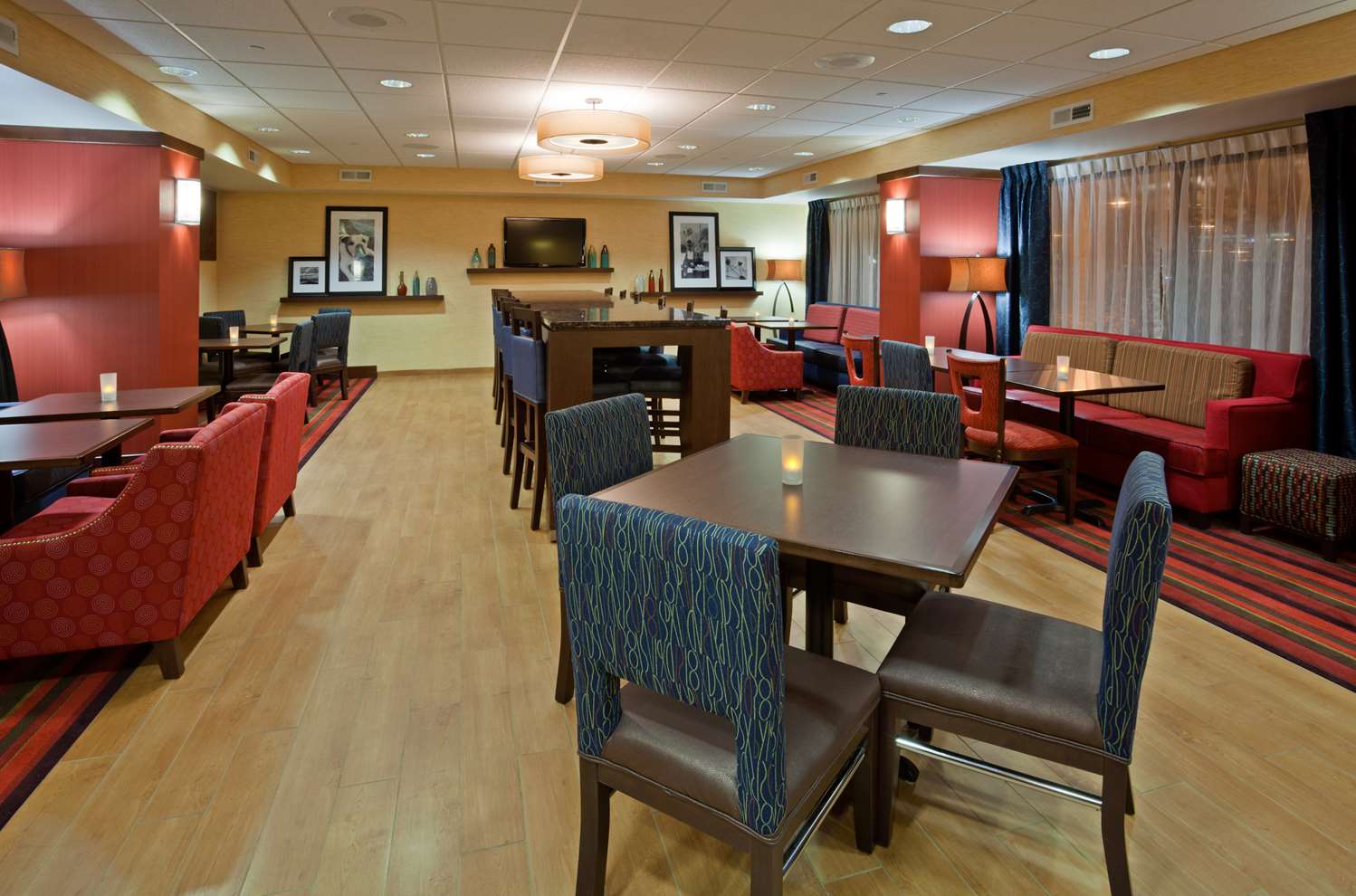 restaurant cafeteria