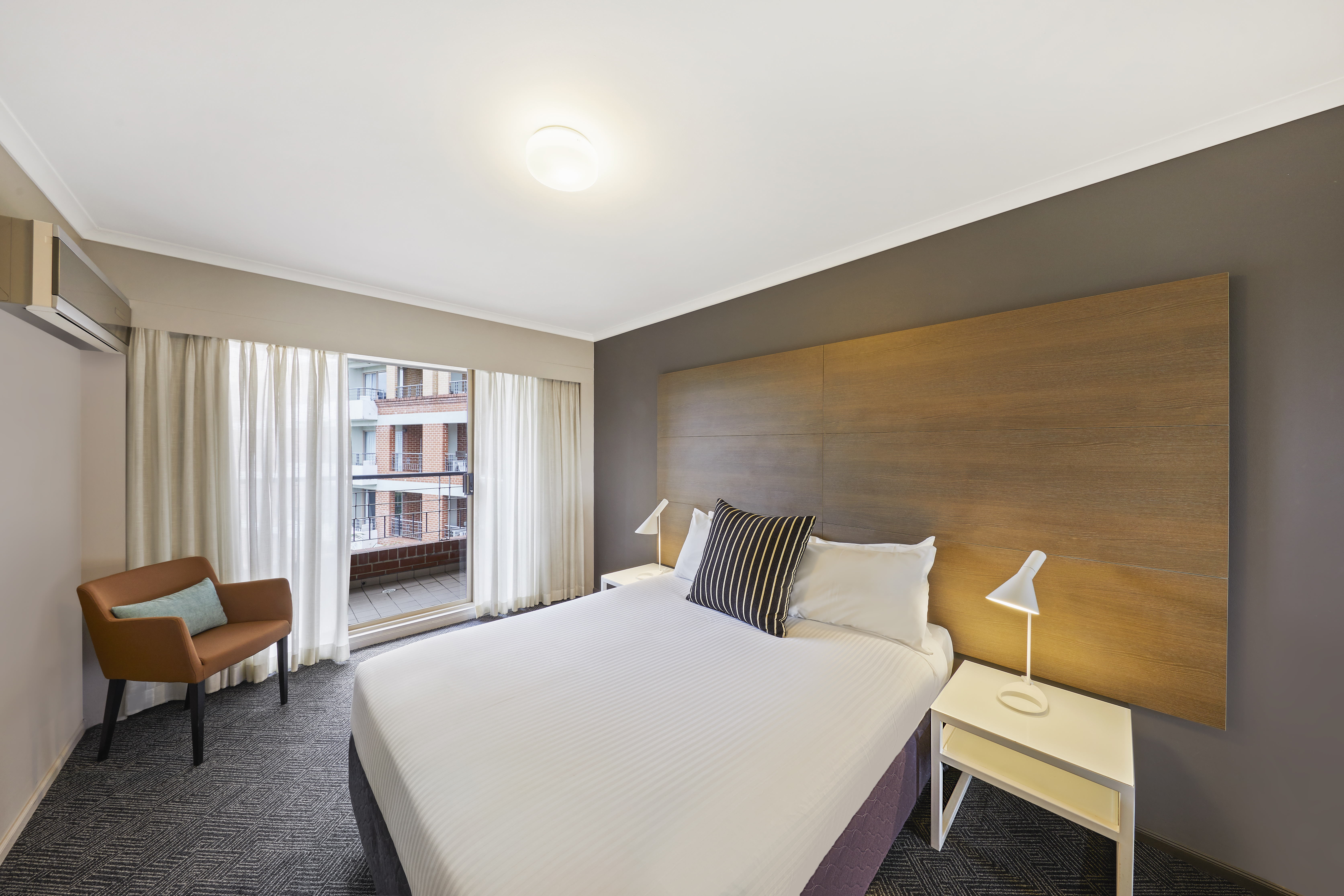 1 Bedroom, Queen Bed