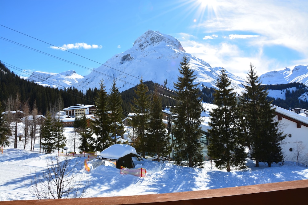 HOTEL BERGHOF 45/79