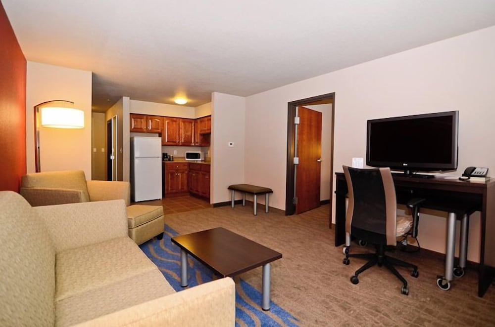 Astoria Hotel and Event Center 57/61