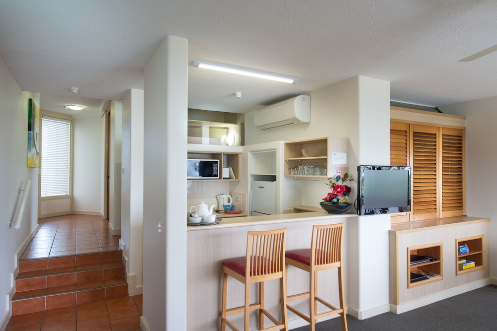Tiki Hotel Apartments Surfers Paradise 55/71