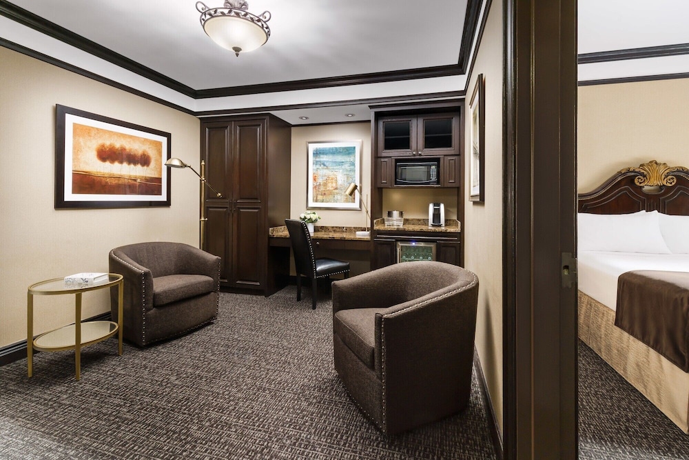 The Lucerne Hotel 42/53