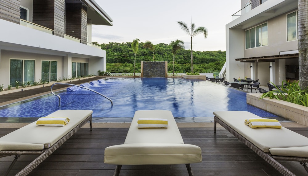 Belmont Hotel Boracay 11/55