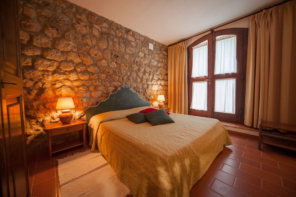 3 BEDROOMS, APARTMENT