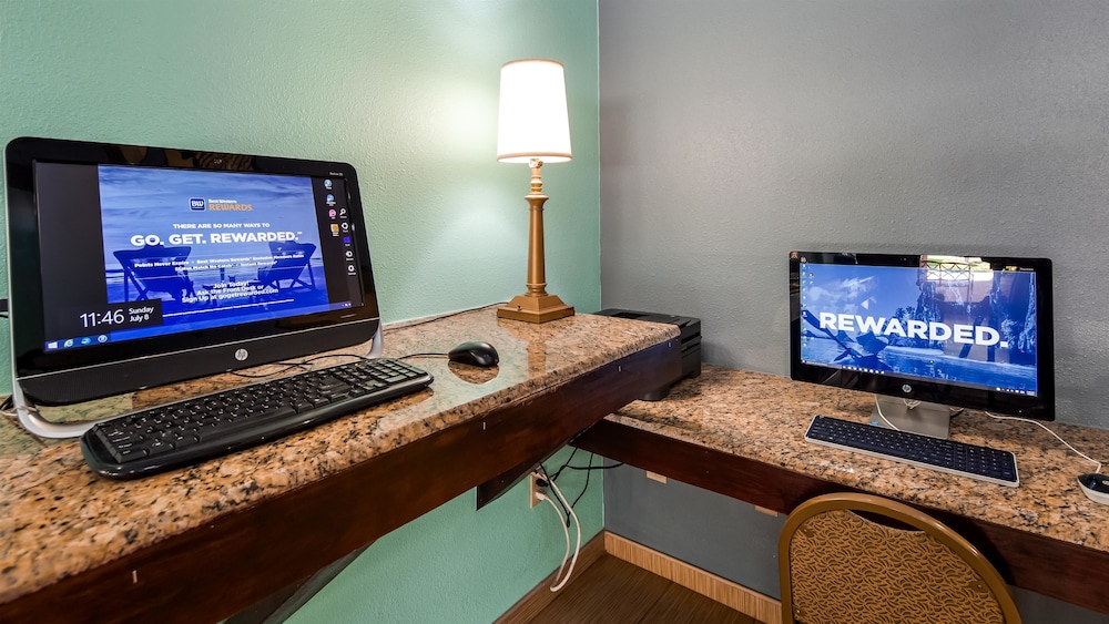 Best Western Plus The Woodlands 25/31