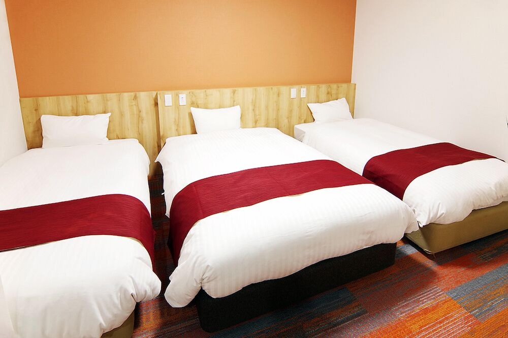 ROOM, TRIPLE