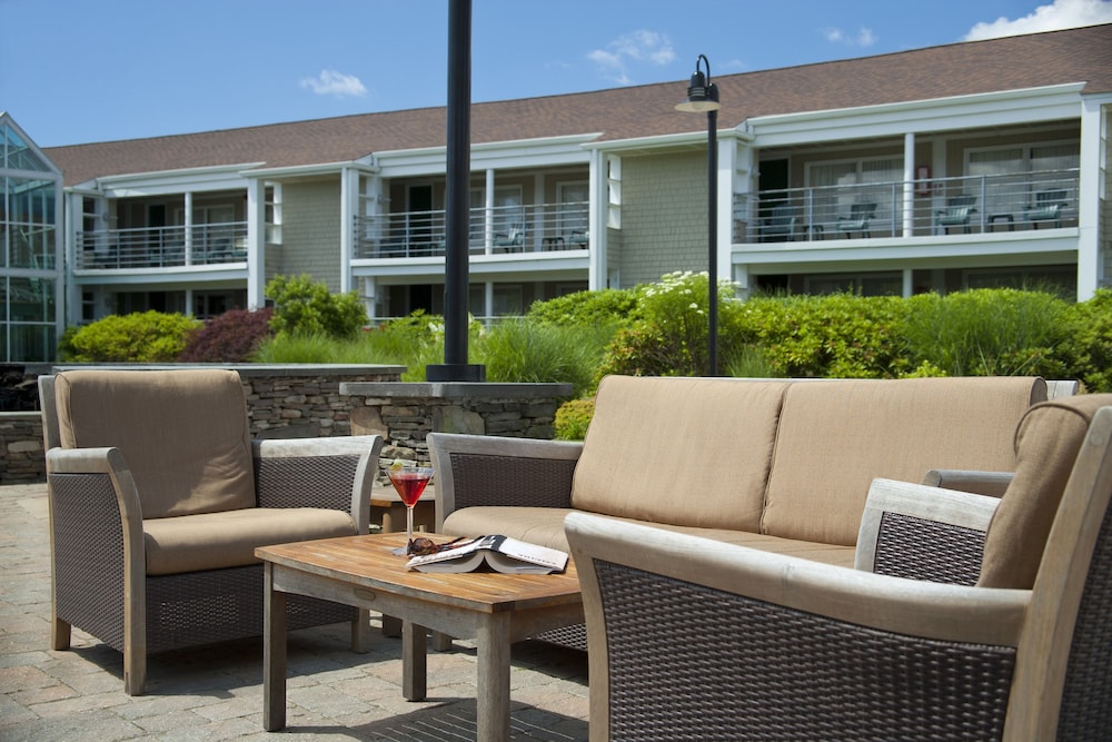 Hyannis Harbor Hotel 25/33