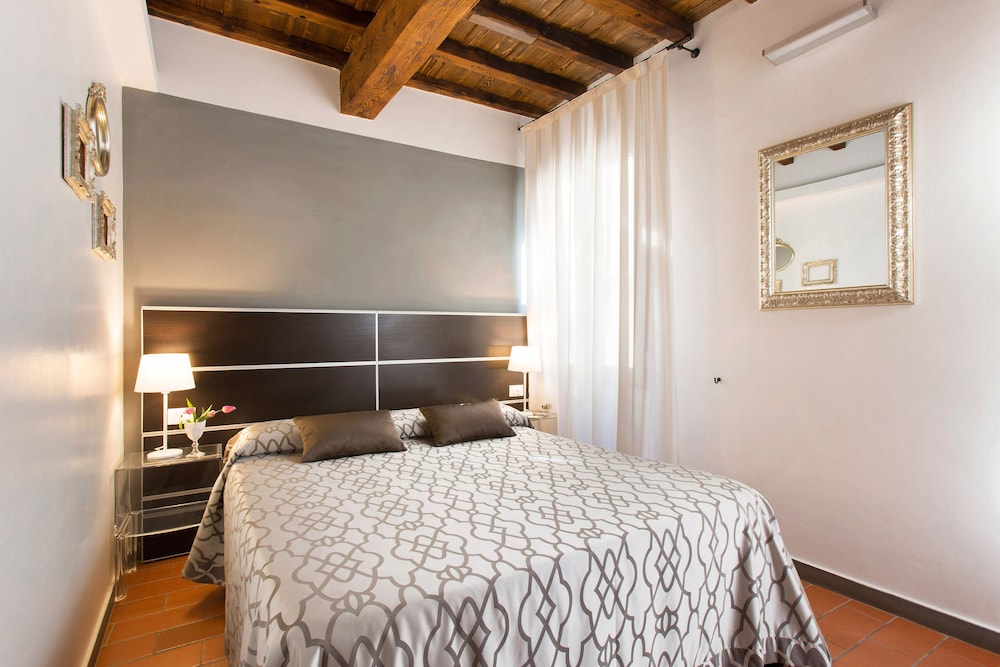 SETTE ANGELI ROOMS 17/72