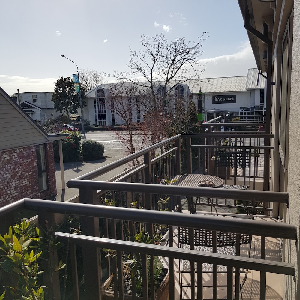 Delago Motel 38/46