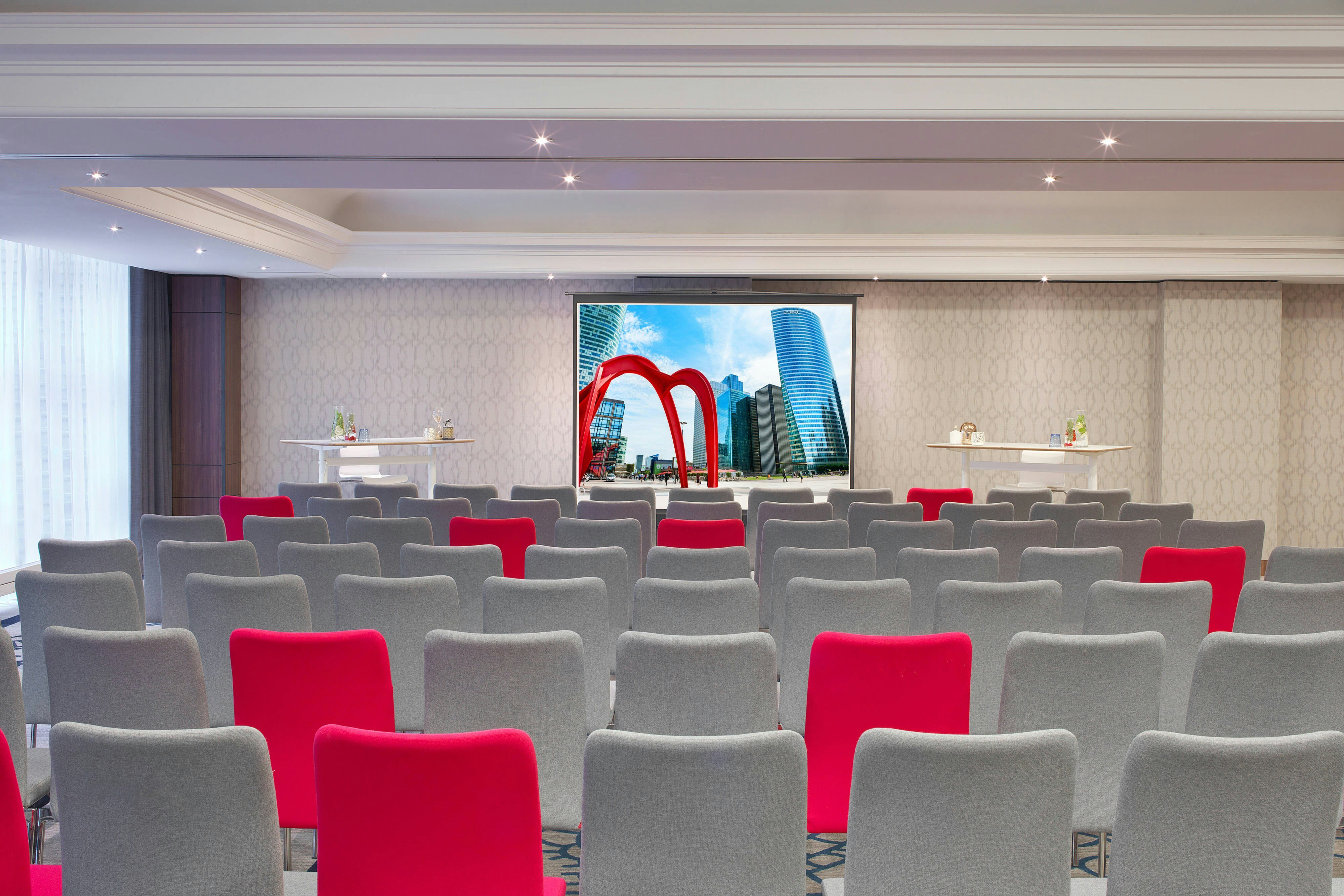 RENAISSANCE PARIS LA DEFENSE HOTEL 20/34