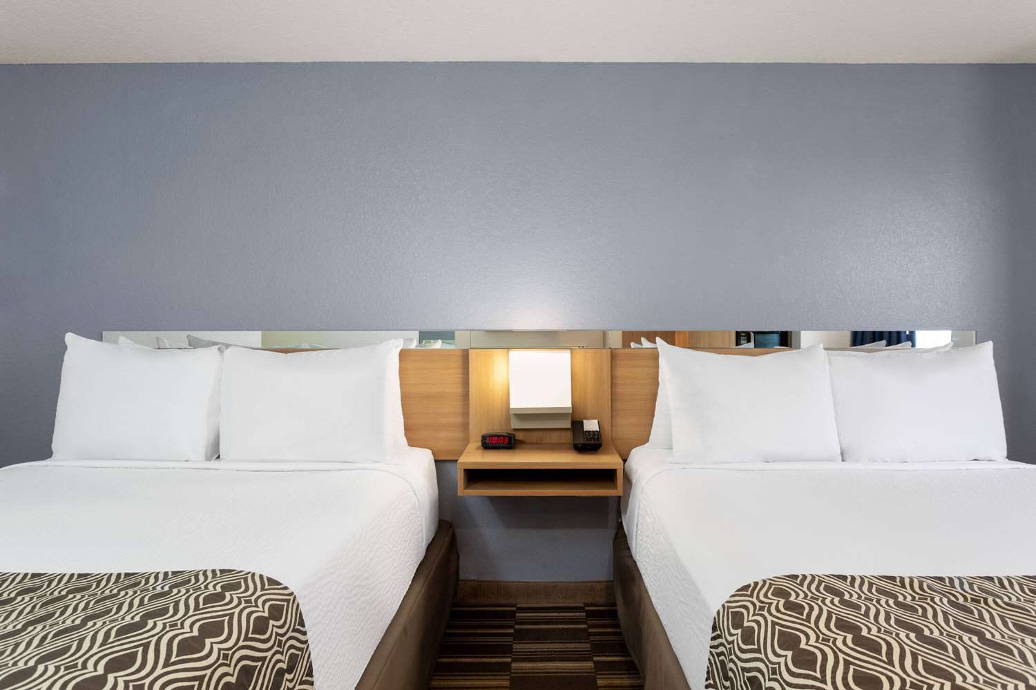 Microtel Inn Suites By Wyndham Zephyrhills 19/48