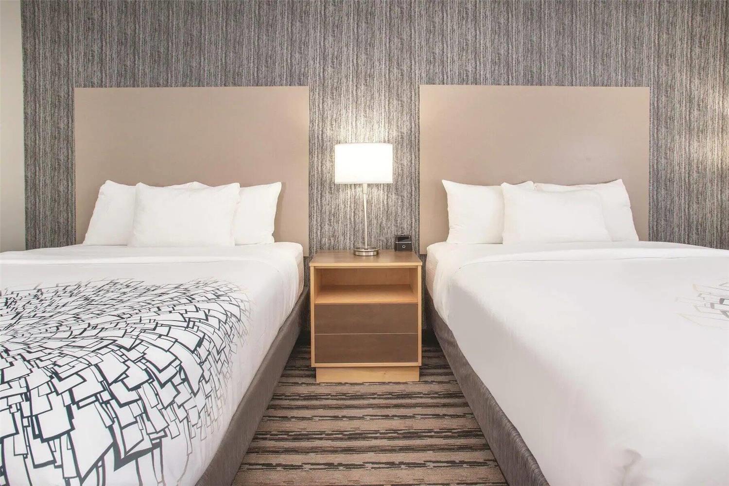 La Quinta Inn Suites By Wyndham Buffalo Amherst 23/50