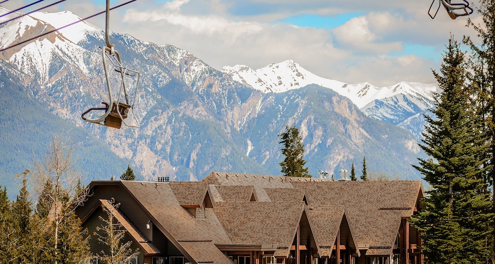 The Palliser Lodge 24/29