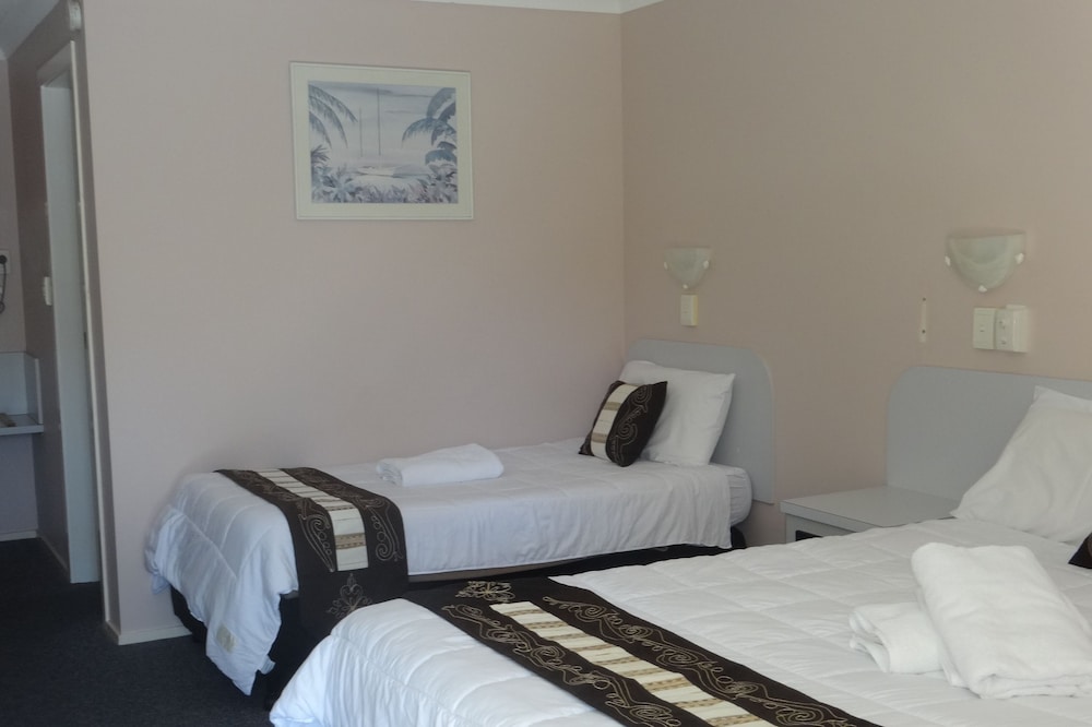 FORSTER PALMS MOTEL 19/50