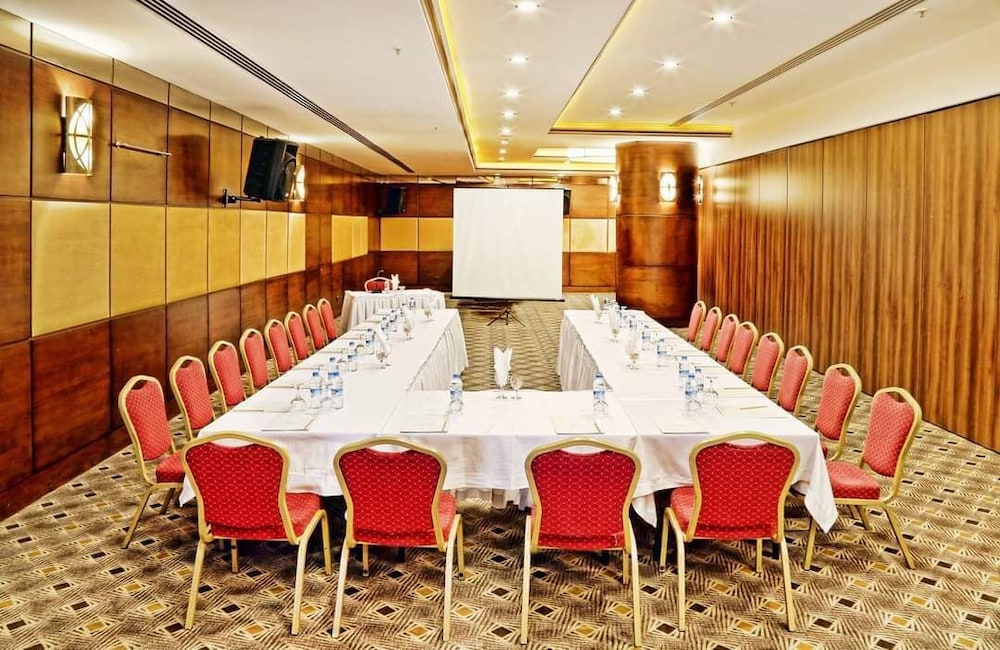 Ck Farabi Hotel 50/65