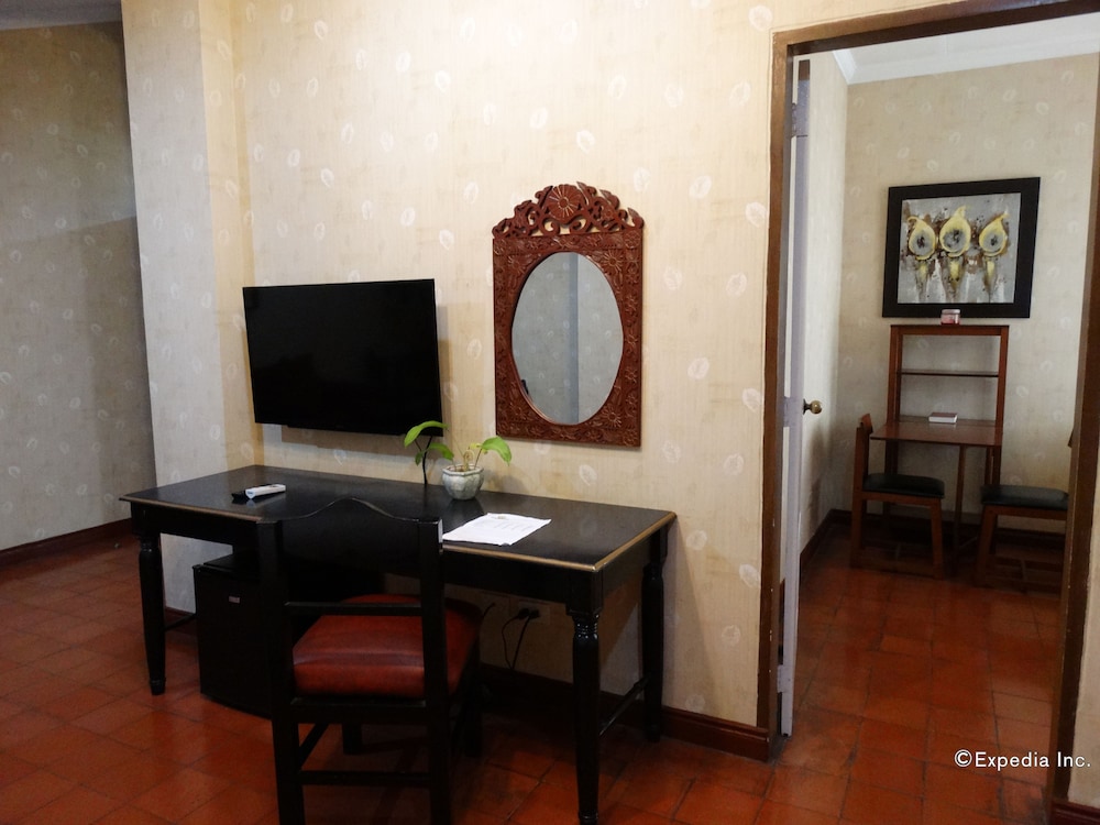 White Knight Hotel Intramuros 55/65