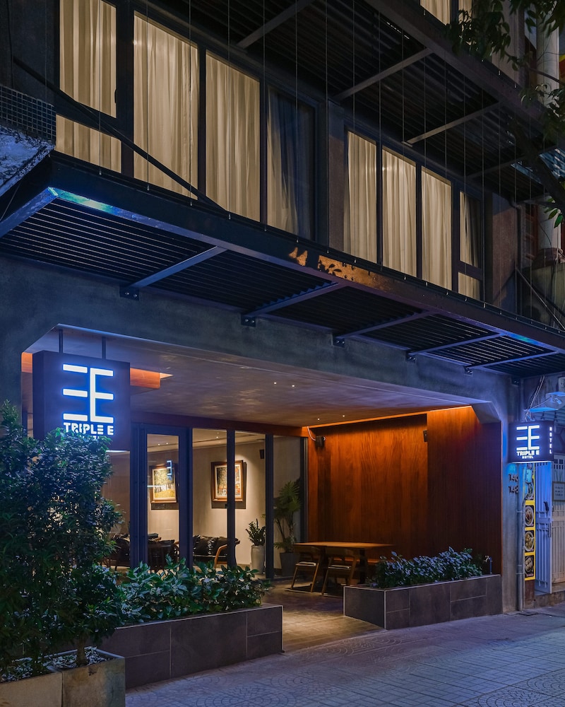 Triple E Hotel Metro Ben Thanh 2/50