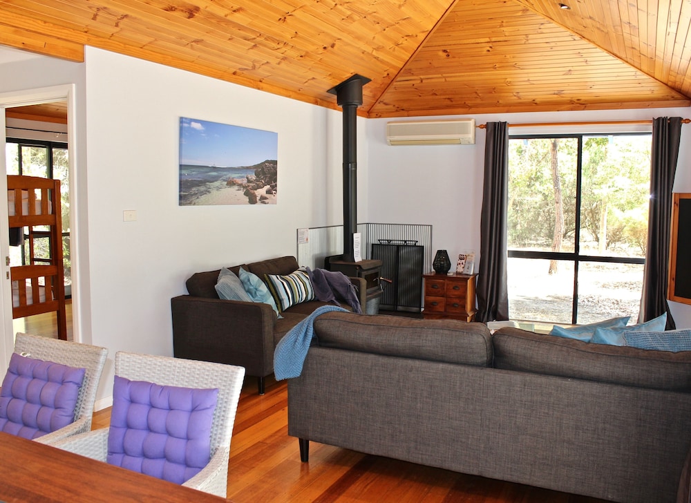 ELLENSBROOK COTTAGES 20/47