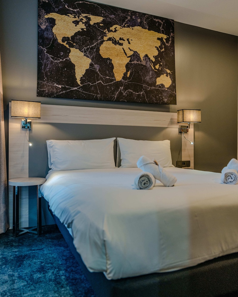 Hotel Univers 24/50
